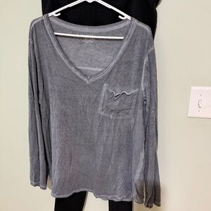 Grey long sleeved tee and black leggings